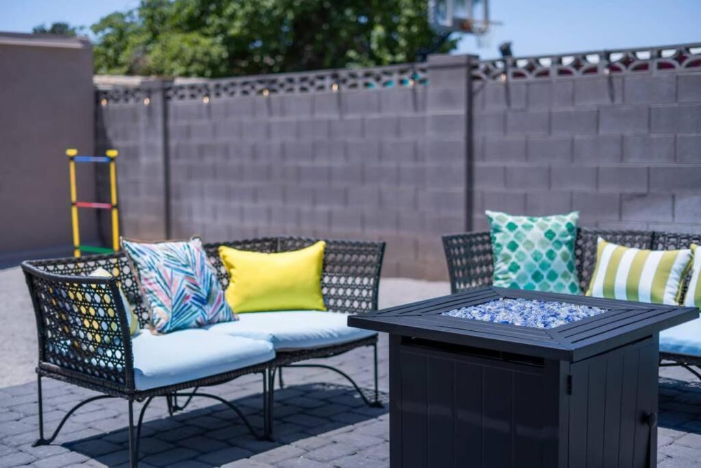 Fab Phx Getaway W/ Pool & Fire Pit Villa Phoenix Luaran gambar