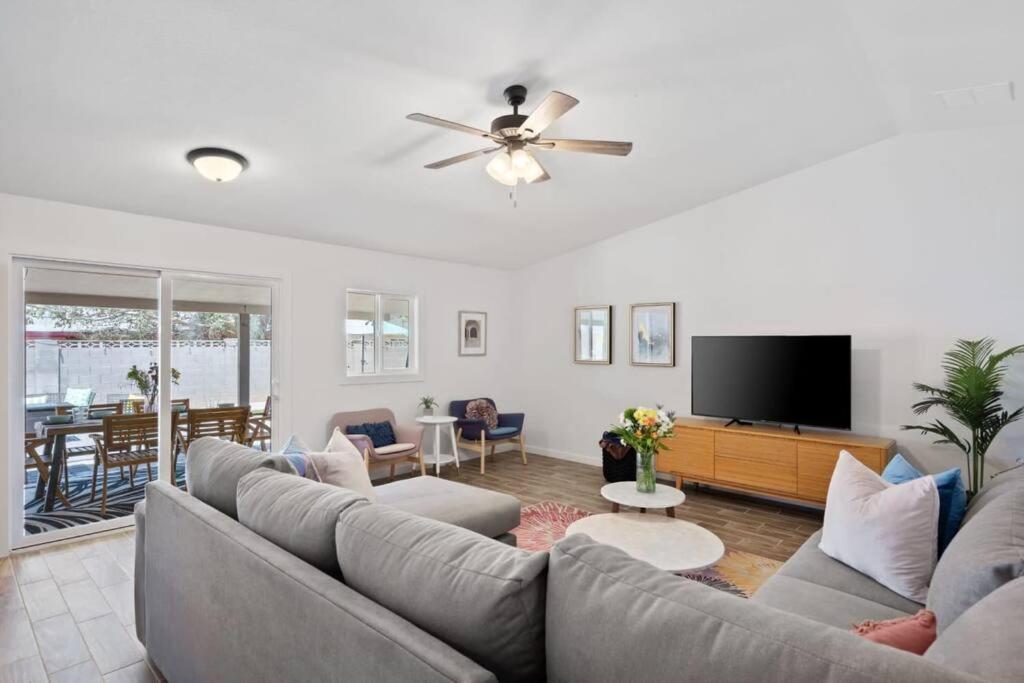 Fab Phx Getaway W/ Pool & Fire Pit Villa Phoenix Luaran gambar